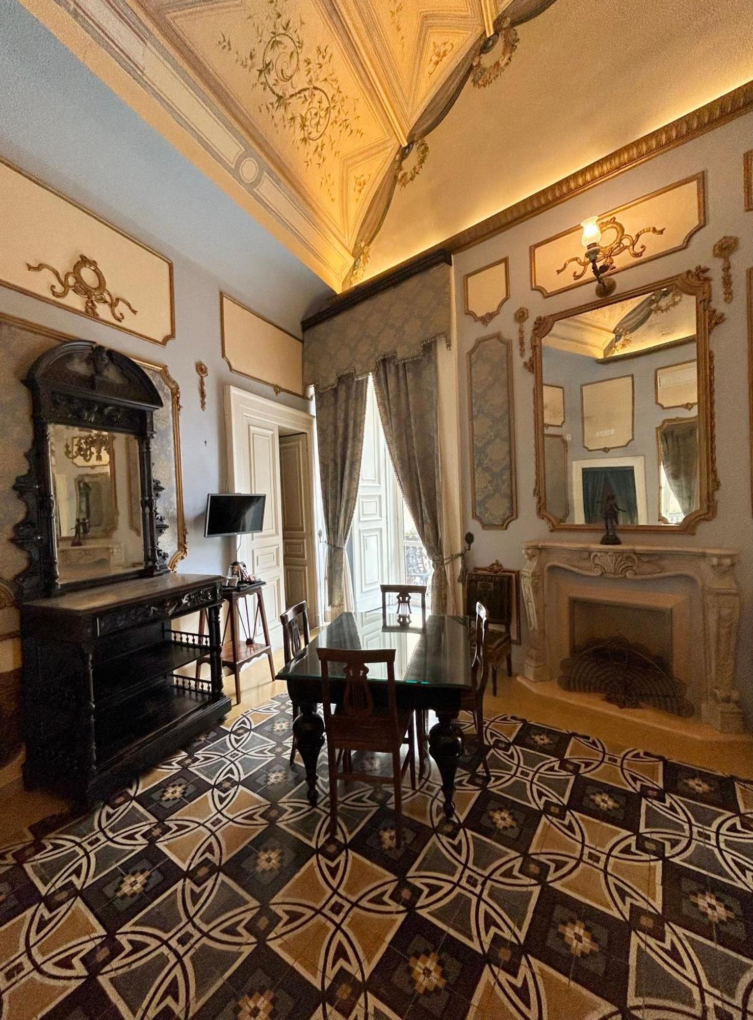 فندق Carafa Di Maddaloni Residenza Di Charme نابولي المظهر الخارجي الصورة